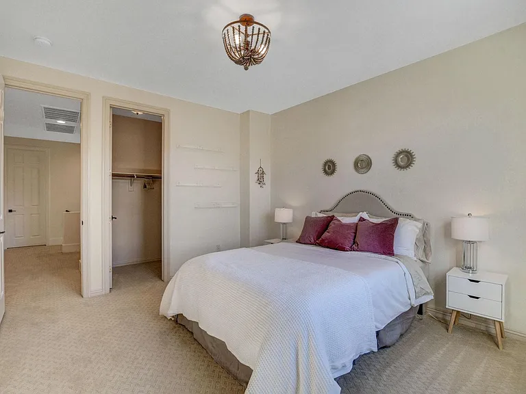 308 Round Stone Ct — Photo 48