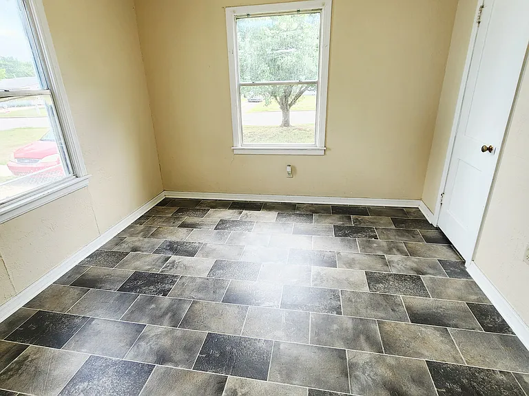 2407 SW B Ave — Photo 7
