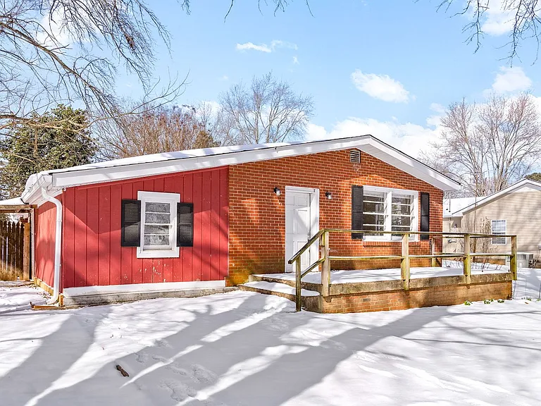 3 Garth Dr — Photo 2