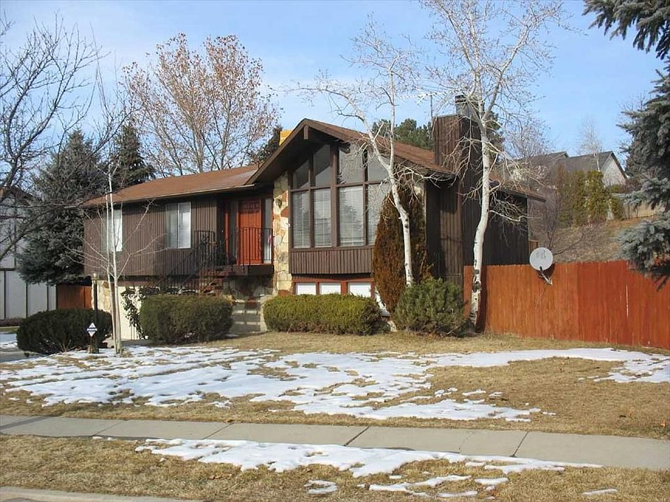 2497 E Woodthrush Dr (9150 S)