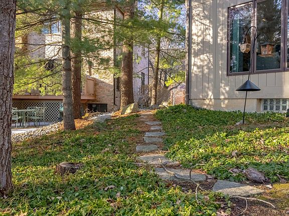 2543 Dustin Rd pathway in yard