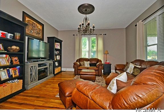 3rd image of 510 4th Ave SE