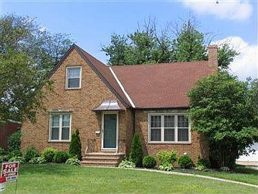 1st image of 2672 Forestview Ave