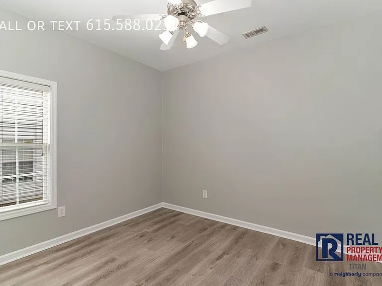 1004 Briggs Ln — Photo 16