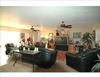 3rd image of 10761 Haven St