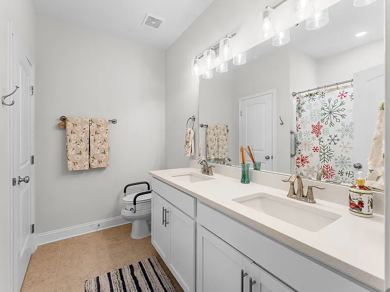 203 Glick Way — Photo 14