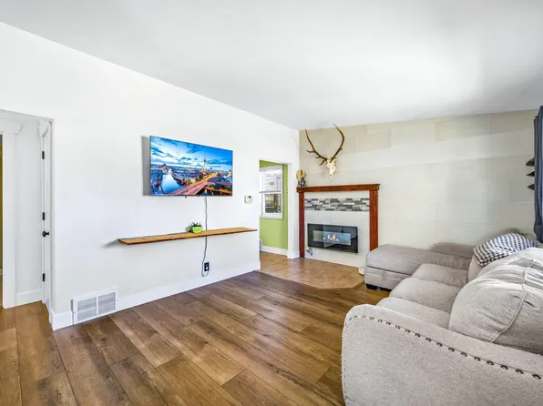 132 E 22nd St, Loveland, CO 80538