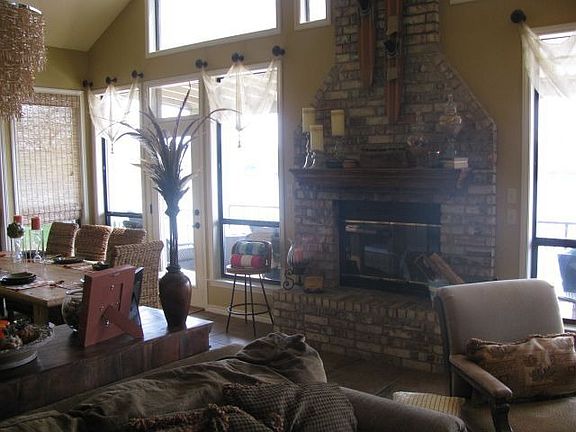 5th image of 409 Meadowlakes Dr