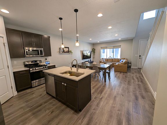 3rd image of 15036 S Wild Horse Way