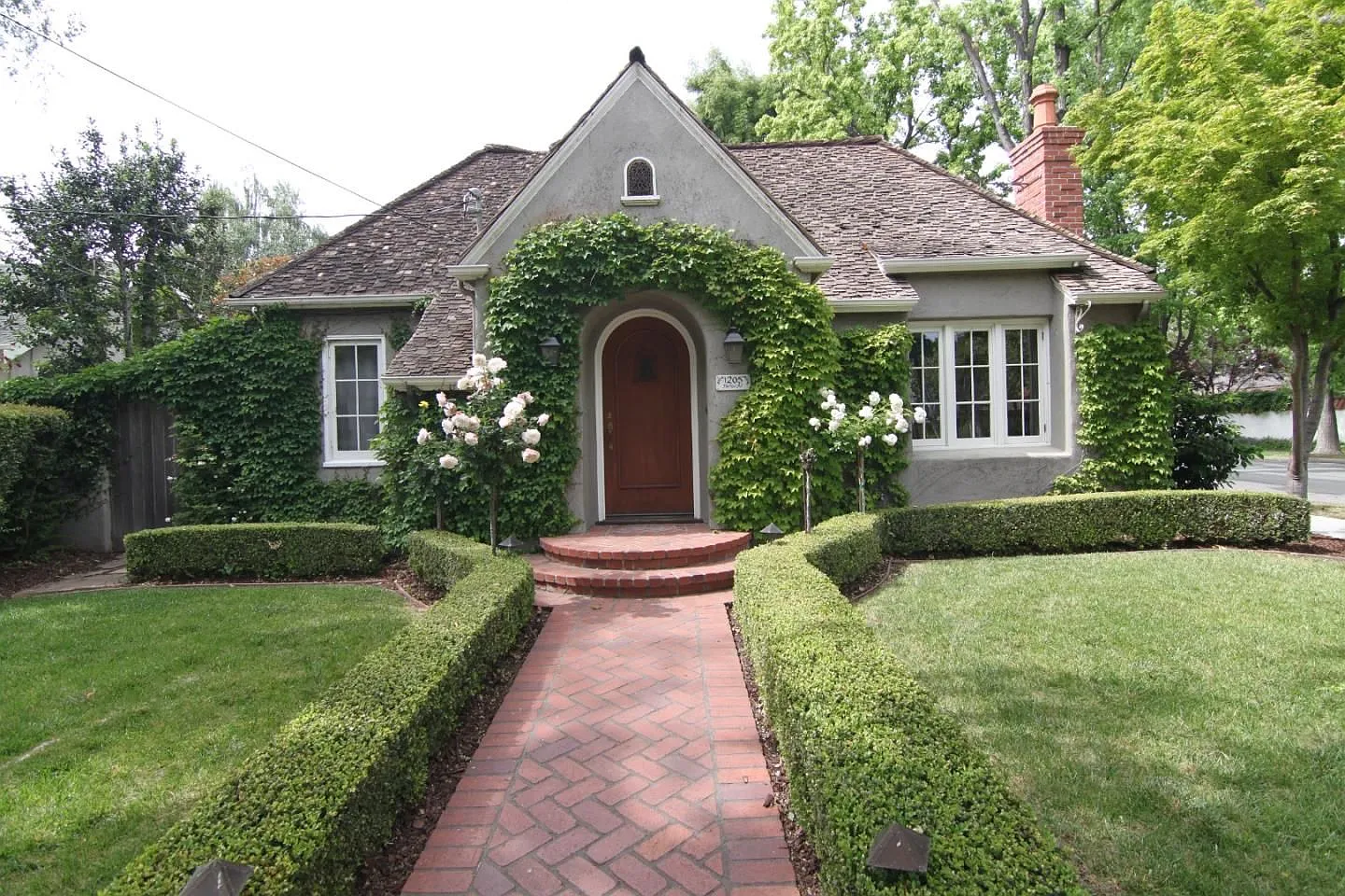 1205 Fairview Ave photo 1