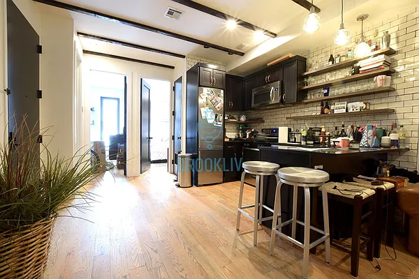 Rented by null | media 75