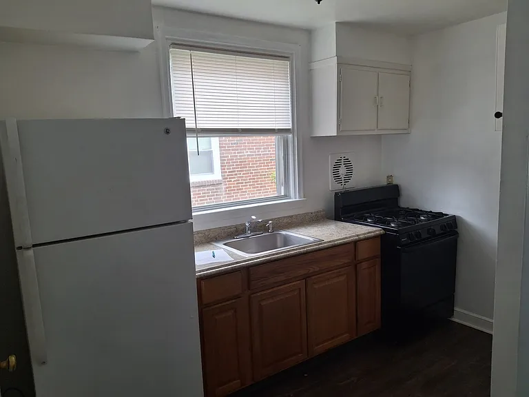 1025 Knorr St #1 — Photo 3