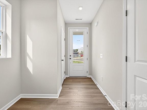 3rd image of 6057 Longar Ln
