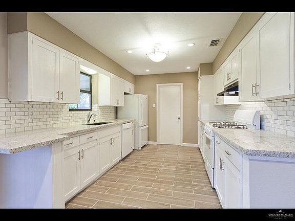 5th image of 601 W Fern Ave