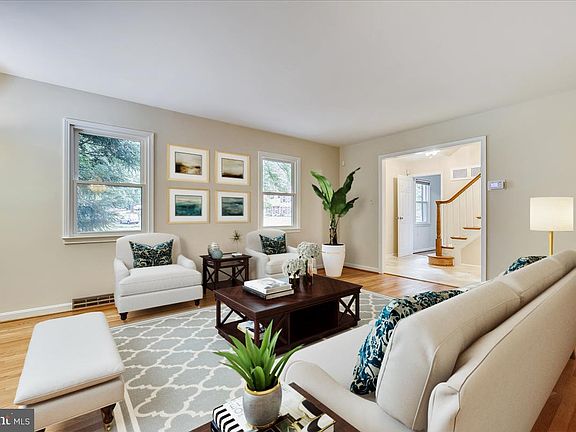 4th image of 11400 Toulone Dr