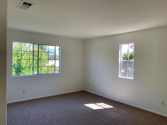 2nd image of 3822 1/2 Grace Ave