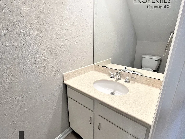 1488 Deer Lake Cir — Photo 13