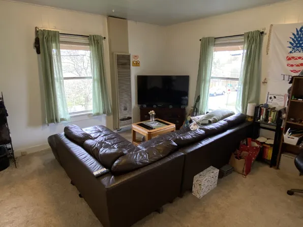 2200 J St #4, Bellingham, WA 98225