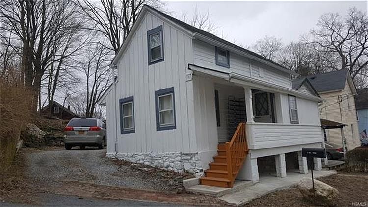 1st image of 6 Maple Ave