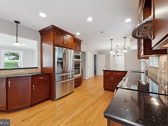 4th image of 15392 Autumn Ln