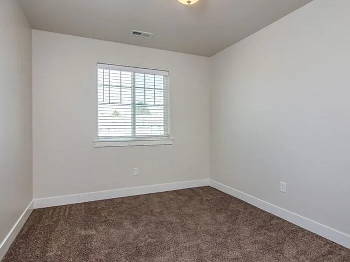 260 E 330 N — Photo 15