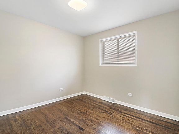 2nd image of 2034 Williamsburg Dr #103