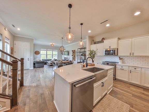4th image of 13044 Minden Dr