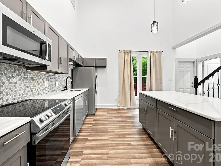 1198 Chronicle Ave — Photo 7