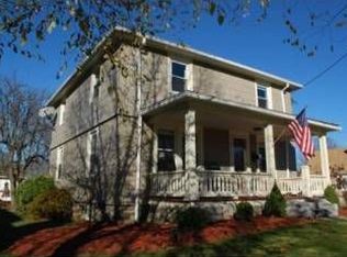 16 Fair St, Uxbridge, MA 01569