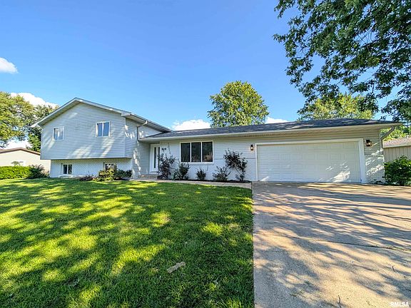 2nd image of 818 Grandview Way