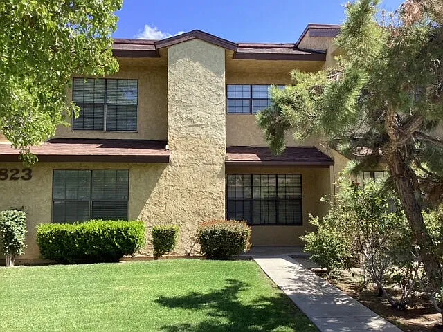 2 bed, 2.5 bath, 1444 sqft, $2,195 — Photo 2