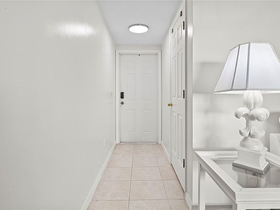 3rd image of 1940 Westminster Cir APT 7-1