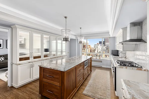 Sold by Douglas Elliman | media 8