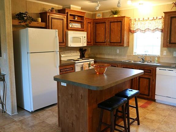 5th image of 1085 Dona Way