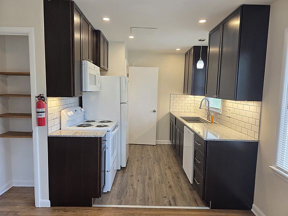 Great pantry on the left