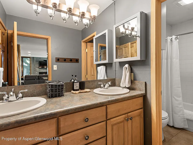 135 Carriage Way #10 — Photo 6