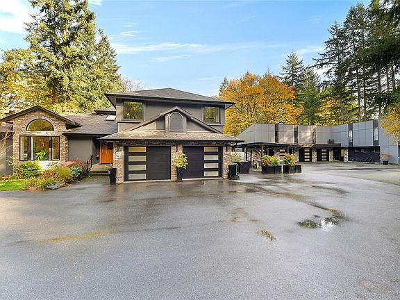 2nd image of 851 Sayward Rd