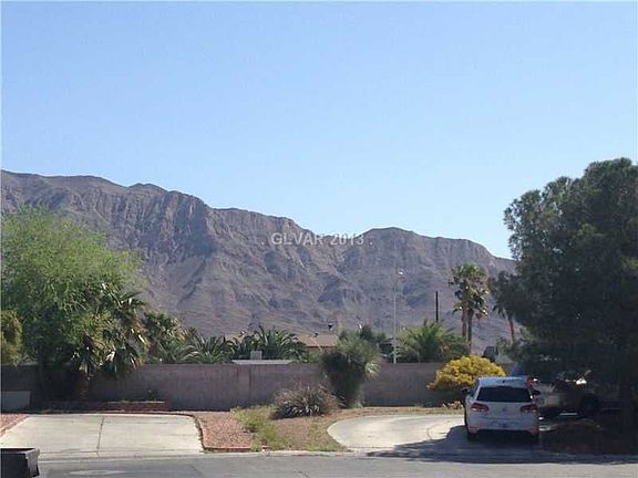 2nd image of 5862 Pear Ct