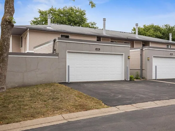 1118 Trailwood N, Hopkins, MN 55343