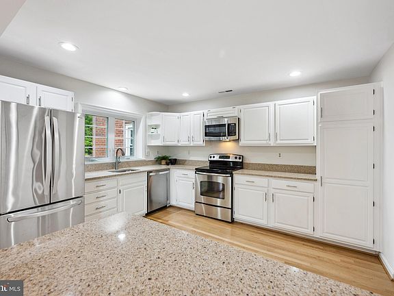 3rd image of 4841 Chevy Chase Dr #175