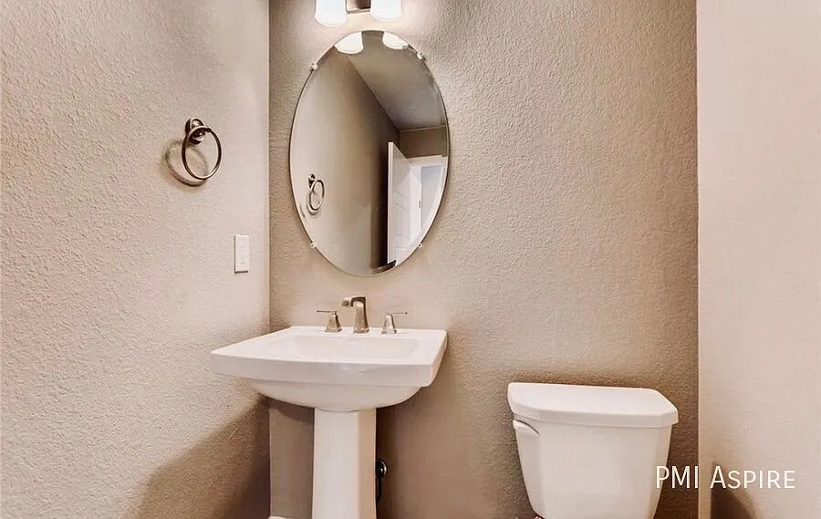Updated Townhouse in Castle Rock — Photo 4