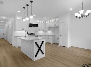 1610 W Barrett St, Tyler, TX 75702