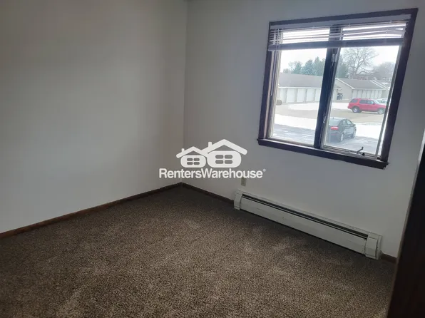 1711 Northway Dr APT 6, Mankato, MN 56003