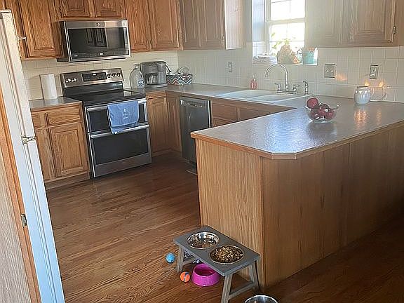 5th image of 713 E Lakewood Ct