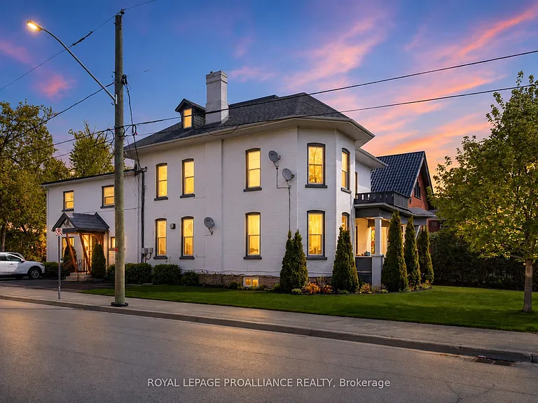 36 Sussex St N — Photo 1