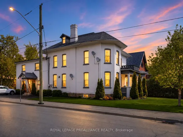 36 Sussex St N, Kawartha Lakes, ON K9V 4H5