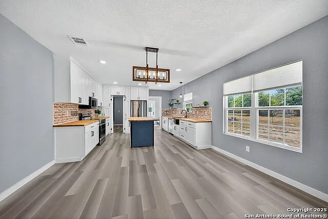 1203 Avenue J — Photo 16