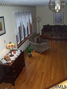 5th image of 10 Huntleigh Dr
