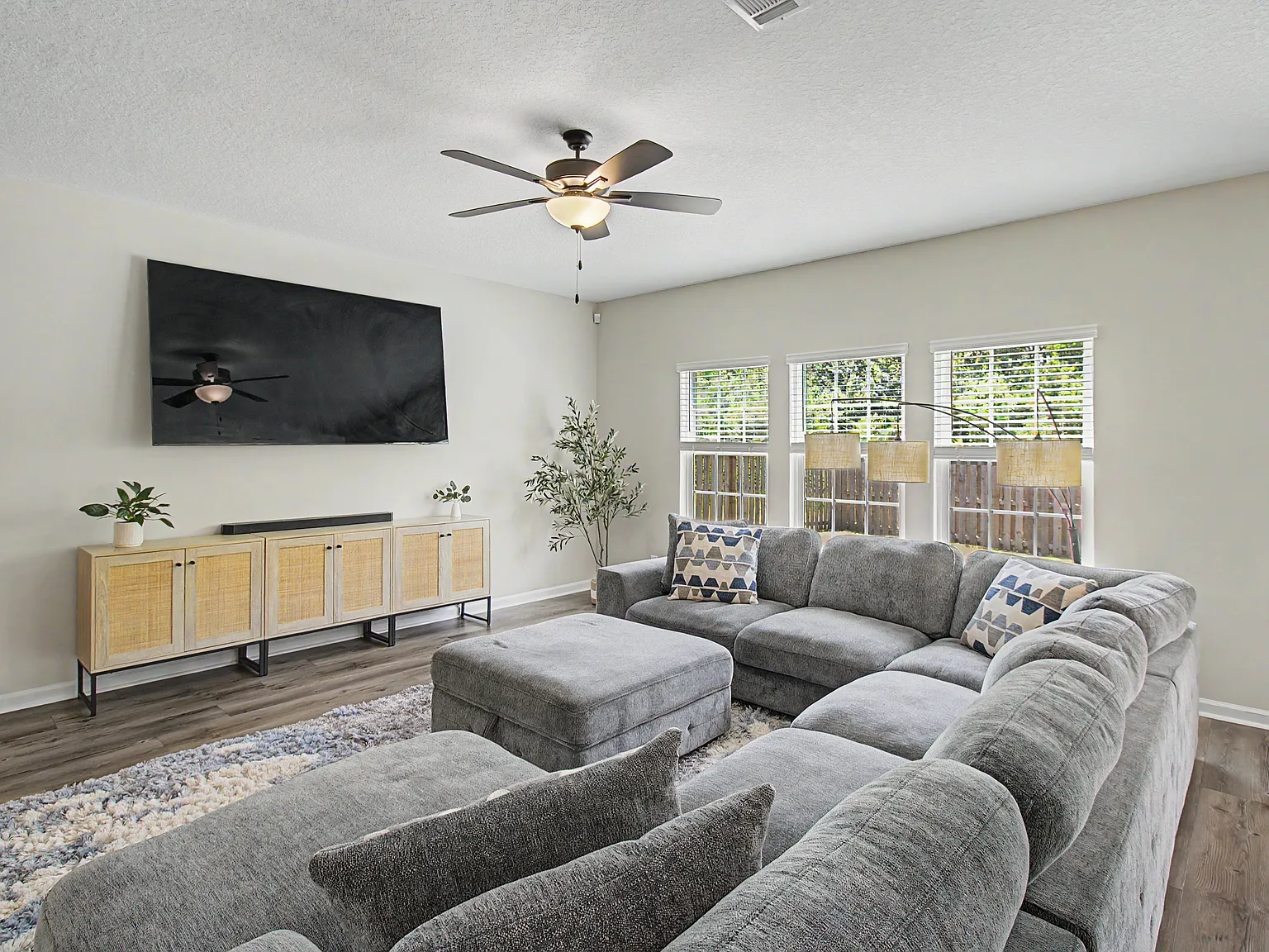 184 Courage Way - 1 — Photo 4