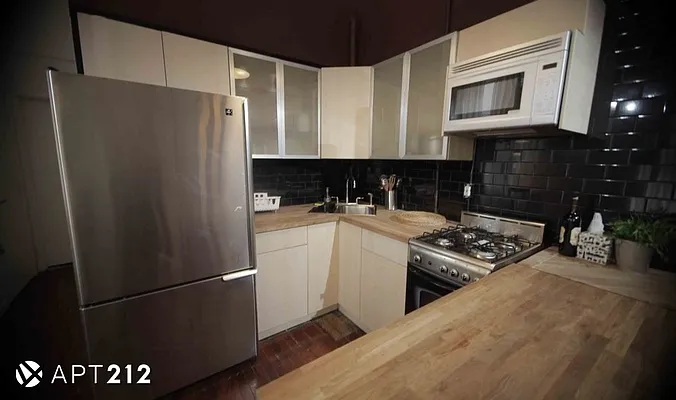 Rented by APT212 INC | media 8